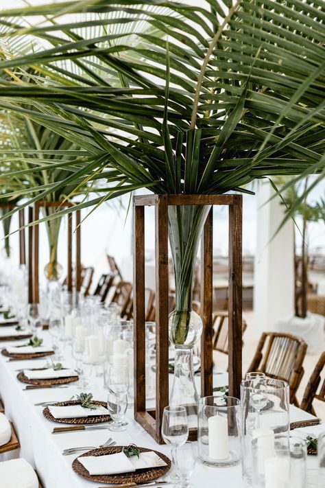 Palm Tree Centerpieces, Tropical Wedding Centerpieces, Palm Tree Wedding, Jungle Wedding, Tropical Wedding Theme, Tropical Wedding Decor, Palm Wedding, Beach Wedding Reception, Tree Centerpieces