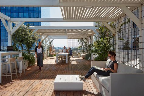 Rooftop office - Vondom Ulm, Rooftop Office, Outdoor Workspace, Outdoor Meeting Space, Building Extension, Terrasse Design, Events Place, Rooftop Terrace Design, Rooftop Design