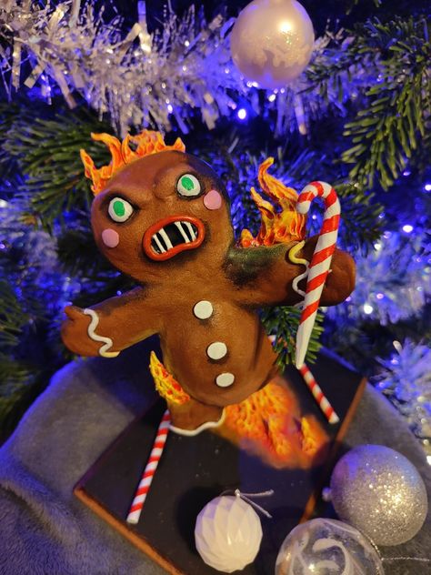 Krampus Gingerbread Men, Creepy Gingerbread Man, Krampus Party, Krampus Movie, Drag Costume, Christmas Sculpture, Scary Christmas, Gingerbread People, Clay Christmas