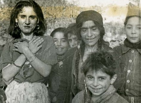 Romani People, Witchcraft History, Roma People, European Culture, As Roma, Long History, Popular Culture, Old Pictures, Human Rights