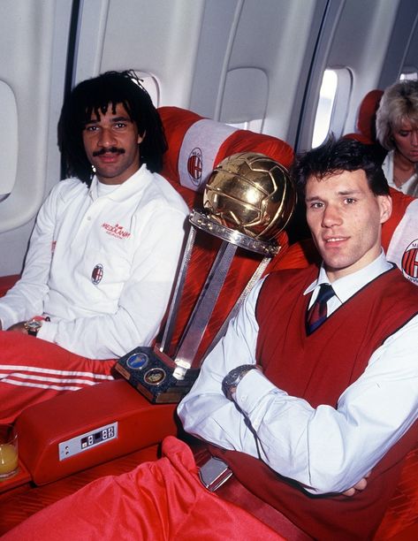 Ruud Gullit, Van Basten, Marco Van Basten, Milan Wallpaper, Milan Ac, Milan Football, A.c. Milan, Football Players Images, Fc Chelsea