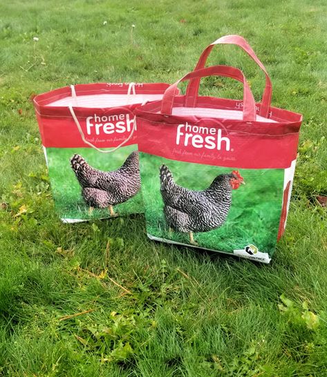 Make your own DIY Chicken Feed Bag Market Tote - Fresh Eggs Daily® Feed Sack Bags, Feed Bag Tote, Tote Tutorial, Feed Bag, Diy Chicken, Plastic Grocery Bags, Feed Bags, Market Tote Bag, Chicken Feed