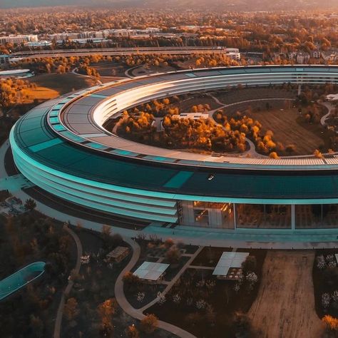 Apple Campus 2, Apple Campus, Apple Store Design, Norman Foster Architecture, Apple Office, Apple Building, Cupertino California, Avant Garde Architecture, Apple Park