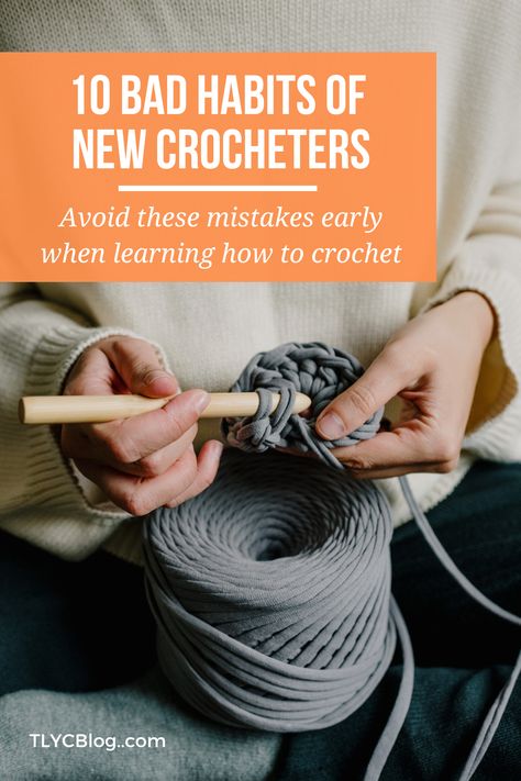 10 bad habits of new crocheters. Break these crochet bad habits to improve your skills and have more fun! Love crochet again. Crochet Patterns For Purses, Tl Yarn Crafts, Crochet Tote Pattern, Crochet Bloggers, Crochet Wallet, Chic Crochet, Free Crochet Bag, Fun Love, Crochet Fabric