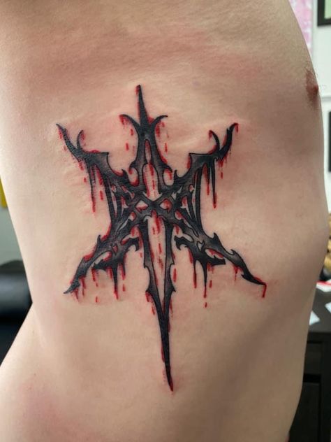 Masc Tattoos Ideas, Tattoos For Metalheads, Tattoo Arms Men, Goth Rib Tattoo, Goth Tattoos Men, Metal Tattoos For Guys, Emo Band Tattoos, Cien Pies Tattoo, Tattoo Ideas Emo