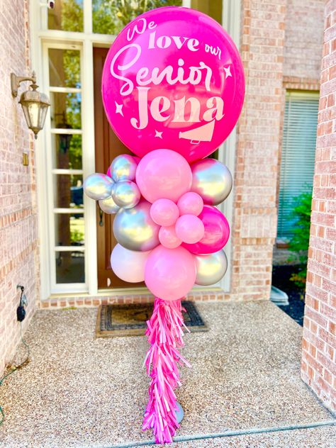 Senior Balloon Bouquet, Graduation Balloon Bouquets, Congrats Balloons, Graduation Balloon Decorations, Pink Grad Party, Graduation Balloon Garland, Centerpieces Balloons, Outdoor Graduation Party Decorations, Bridal Balloons