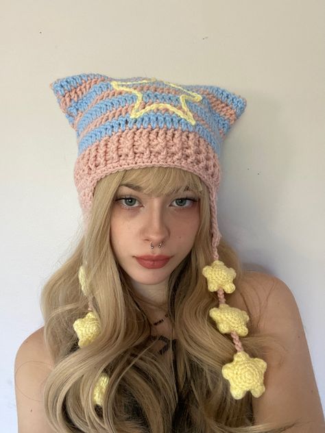 Desain Buklet, Crochet Fairy, Crochet Business, Crochet Design Pattern, Crochet Clothing And Accessories, Kawaii Crochet, Crochet Fashion Patterns, Fun Crochet Projects, Diy Crochet Projects