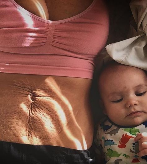 This mom just got real about postpartum bodies with an honest photo Postpartum Bodies, Mom Body, Newborn Schedule, Postpartum Body, Real Bodies, After Baby, Body Love, Healthy Pregnancy, Postpartum