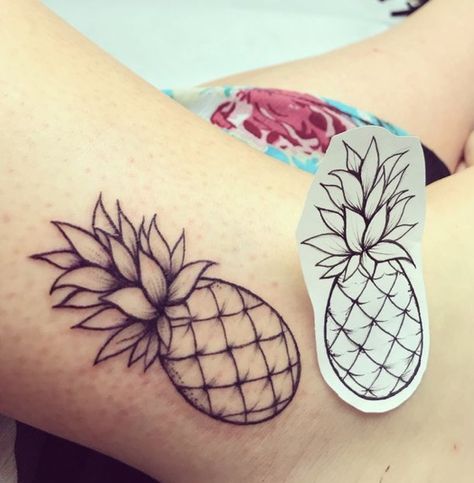 Size and style of pineapple tattoo. Black and white. Left lower calf Pinapple Tattoos, Sunflower Tattoo Thigh, Tattoo Black And White, Le Tattoo, Sunflower Tattoo Sleeve, Sunflower Tattoo Shoulder, Pineapple Tattoo, Hawaiian Tattoo, Sunflower Tattoos