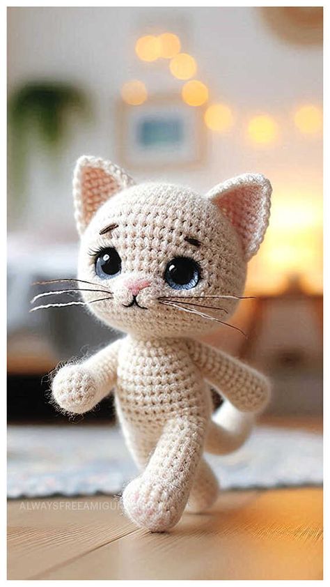 Crocheted Cat Pattern, Free Crochet Cat Pattern, Cat Amigurumi Free Pattern, Crochet Cat Amigurumi, Gato Crochet, Keychain Patterns, Micro Crochet, Amigurumi Cow, Baby Keepsakes