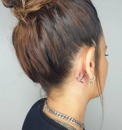 Bird Behind Ear Tattoo, Word Neck Tattoos, A Bird Tattoo, Behind Ear Tattoo Small, Back Ear Tattoo, Small Neck Tattoos, Bird Tattoos For Women, Side Neck Tattoo, Vogel Tattoo