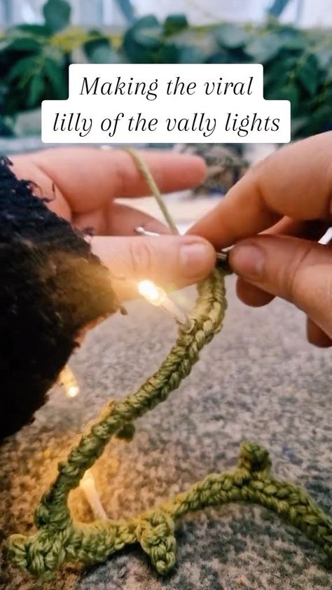 Valley of the lights crochet art💡 Comment below • like & share💭 @brilliantknits - daily crochet art🧶 Artist: @handmadebylaurenlewis | Instagram Crochet Fairy Lights, Flower Fairy Lights, Crochet Fairy, Crochet And Knitting, Diy Fairy, Flower Lights, Flower Fairy, Crochet Art, Crochet Gifts