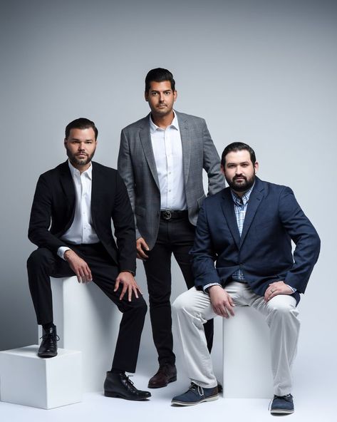 Team Portrait Photography, Posing Three People, 3 Men Photoshoot, Office Group Photo Ideas, Team Photography Business Group Photos, Corporate Group Photos, Real Estate Team Photoshoot Ideas, Team Photo Ideas Business, Group Posing Ideas