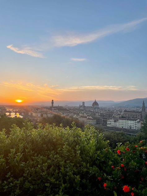 Piazza Michelangelo Florence, Gap Year Travel, Mediterranean Aesthetic, Italy Vibes, Firenze Italy, Romanticizing Life, Italy Aesthetic, Sunset View, Future Goals