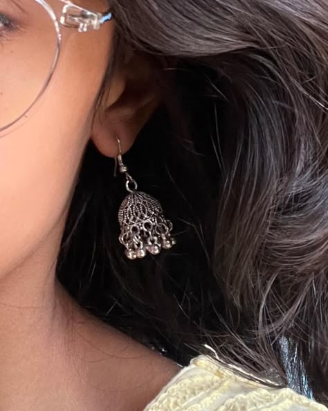 Trendy Silver Jewelry, Desi Love, Desi Fashion Casual, Fancy Jewellery Designs, Silver Jewellery Indian, Traditional Earrings, Quick Outfits, Indian Aesthetic, Jewelry Design Earrings