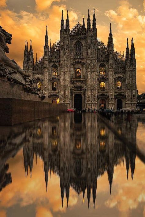 Milan Cathedral, Italian Aesthetic, Spooky Art, Beautiful Churches, Italian Architecture, Italy Aesthetic, Cathedral Church, Italy Art, Rome Travel