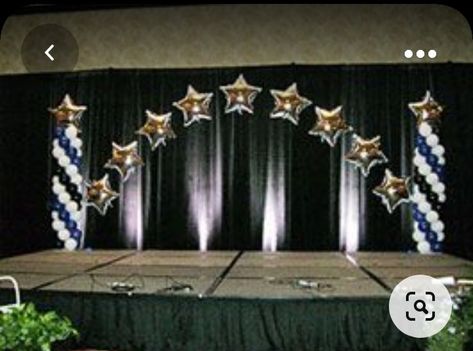 Graduation Stage, Balloon Archway, Balloon Arch Diy, Graduation Images, Simple Stage Decorations, Graduation Backdrop, Graduation Balloons, Diy Event, Preschool Graduation