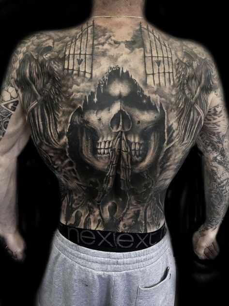 Tattoo Full Back Men, Black And Grey Back Piece Tattoo, Skull Tattoo Back Men, Skull Back Tattoo Men, Down The Spine Tattoos, Skull Back Piece Tattoo, Whole Back Tattoos Men, Back Tattoos For Guys Full, Viking Back Tattoo