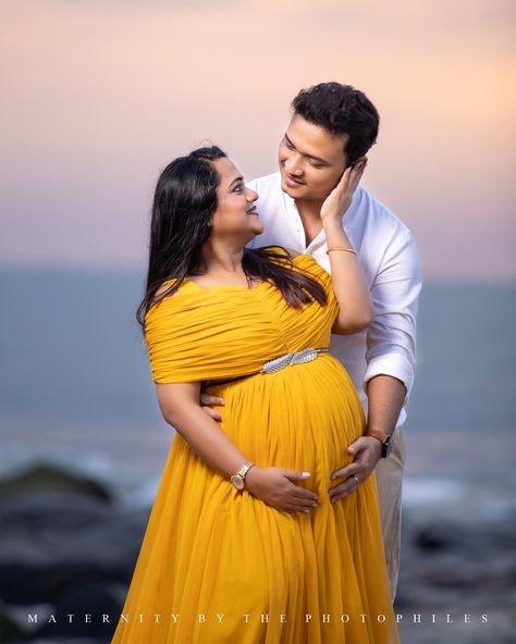 Book us for a golden hour beach maternity photoshoot, where every moment is bathed in radiant beauty and everlasting magic. Liking, commenting and sharing will be very much appreciated 😁 For Bookings DM or Whatsapp us @+91 9962609796 Shot by @chuppido Shot on @canonindia_official #5dmarkiv @godoxlighting #thephotophiles #momentsinmotherhood #mompreneur #photooftheday #expectingmom #babybump #maternityphotoshoot #healthypregnancy #maternityphotographer #maternityphotosession #babyonthewa... Mertanity Photoshoot, Maternity Couples Poses, Pragnacy Photography Ideas, Maternity Photography Poses Indian, Maternity Photoshoot Poses Indian, Maternity Photography Indian, Indian Pregnancy Photoshoot, Pregnancy Poses Ideas, Metarnity Photoshoot