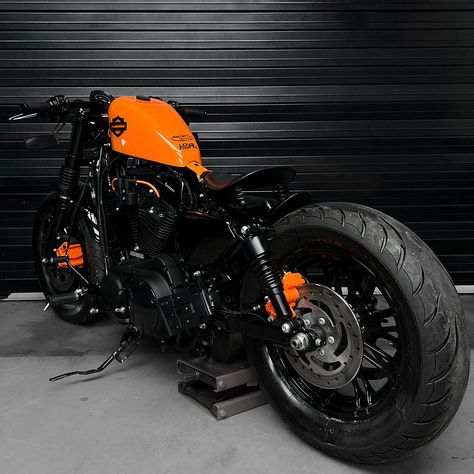 Harley Davidson 48, Hd Sportster, Custom Motorcycles Bobber, Flat Track Motorcycle, Sportster Bobber, Cafe Racer Design, Custom Sportster, Мотоциклы Cafe Racers, Bike Builder