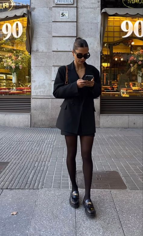 Black Loafers Outfit, Loafer Outfits, Blazer Dress Outfits, Black Blazer Outfit, Loafers Outfit, Fest Outfits, Blazer Outfit, Paris Outfits, Looks Street Style