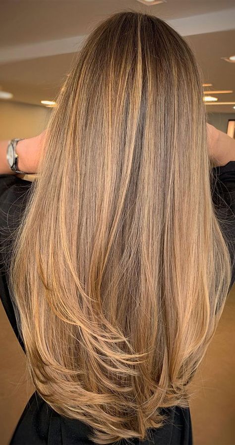 Rambut Brunette, Kadeřnické Trendy, Brunette Hair With Highlights, Caramel Hair, Honey Blonde Hair, Brown Hair Balayage, Blonde Hair Inspiration, Dark Blonde Hair, Blonde Hair Looks