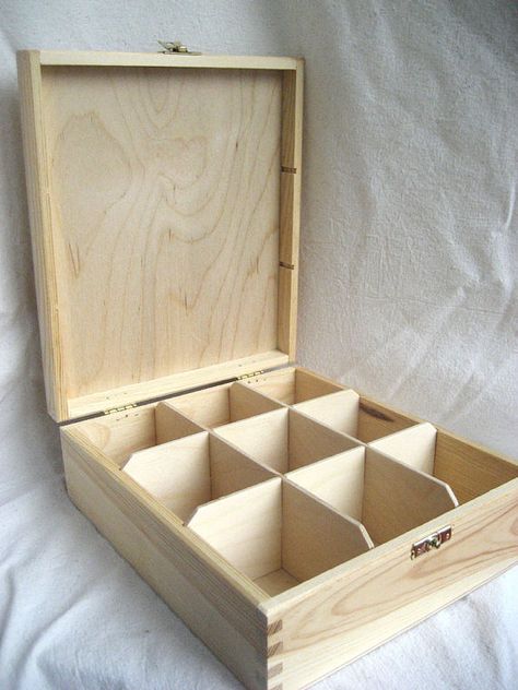 Cheap Xmas Gifts, Wooden Tea Box, Mdf Crafts, Carpentry Projects, Home Decor Wood, Woodworking Box, Eco Friendly Home, Tea Box, Small Wood Projects