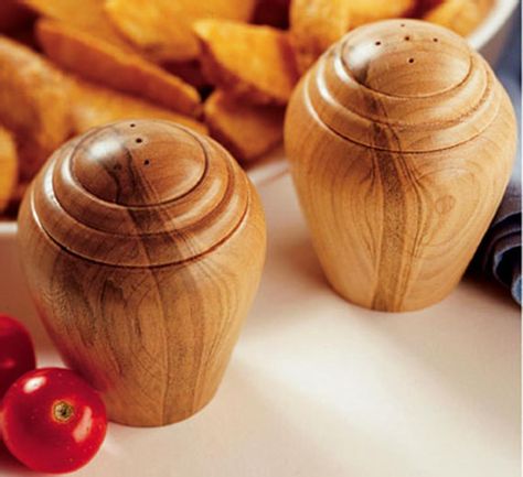 Turned Salt & Pepper Shakers Woodworking Plan from WOOD Magazine Downloadable Woodworking Plans, Wood Turning Lathe, Wood Crafting Tools, Wood Magazine, Lathe Projects, Woodworking Furniture Plans, Wood Turning Projects, Popular Woodworking, Woodworking Plan