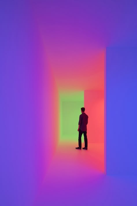 Carlos Cruz-Diez, "Chromosaturation," 1965/2017, mixed media Cool Art Museum, Light And Colour Photography, Different Dimension Aesthetic, Modern Design Aesthetic, Mixing Aesthetic, Media Art Exhibition, Loud Aesthetic, Light Art Design, Colourful Lighting