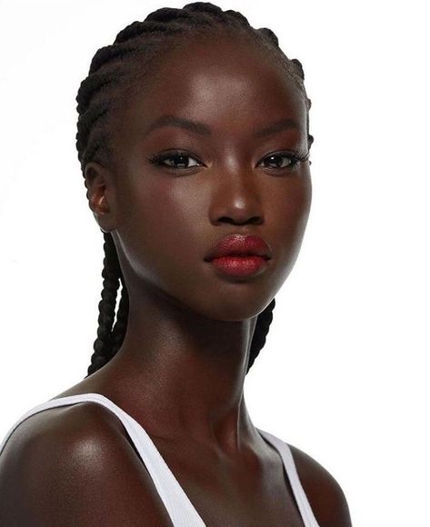 Anok Yai, Dark Skin Models, Dark Skin Beauty, Dark Skin Makeup, Dark Skin Women, Dark Beauty, Short Hairstyles For Women, Black Is Beautiful, Skin Makeup