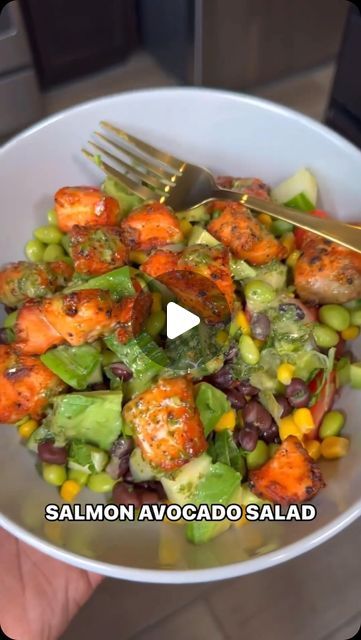 Seafood Network🦞🦐🦀🦑🐙🍤 | Mouthwatering Salmon Avocado Salad 😋😋😋 @jasminemays  ・・・ 🥗Salad Ingredients  1 cucumber, quartered  1 cup cherry tomatoes, halved  15 oz... | Instagram Salmon Avocado Salad, Can Corn, Salmon Salad Recipes, Can Black Beans, Cilantro Dressing, Salmon Avocado, Healthy Salmon, Arrowroot Powder, Salmon Salad