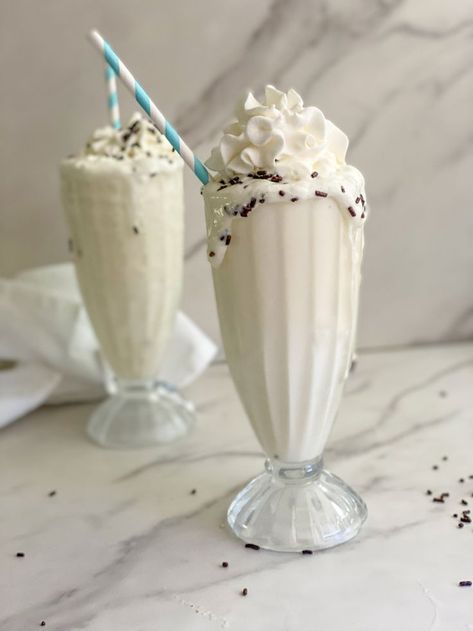 Fat Loss Food, Empire Of Desire, Snacks High Protein, Fat Loss Meals, Vanilla Milkshake Recipe, Milkshake Recipe, Vanilla Milkshake, Vanilla Shake, Smoothie Drink Recipes