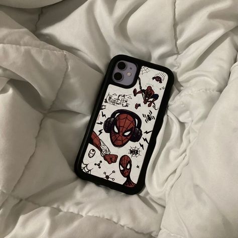 Spiderman Phone Case, Spiderman Gifts, Phone Case Diy Paint, Diy Phone Case Design, Spiderman Theme, Creative Iphone Case, Desain Quilling, Sac Diy, Iphone Case Stickers