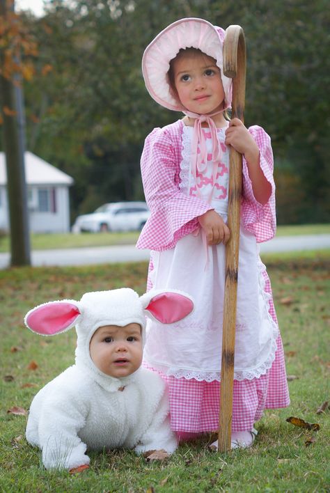 11 Sister-Baby Sister Halloween Costume Ideas GHOSTS Giveaway Brother Sister Halloween Costumes, Thanksgiving Baby Outfit Boy, Sister Halloween Costumes, Sibling Halloween Costumes, Sheep Costumes, Boy Thanksgiving Outfit, Sister Costumes, Cosplay Kids, Sibling Costume