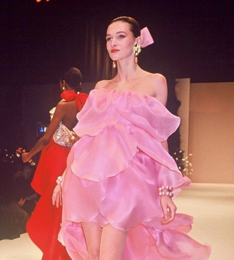 2,571 Likes, 7 Comments - Virgo Mood (@virgomood) on Instagram: “Givenchy 1991 🌷” Givenchy 90s, Virgo Mood, Givenchy Haute Couture, 90s Runway, Runway Fashion Couture, Dreamy Dress, Yes To The Dress, Brides And Bridesmaids, Couture Fashion