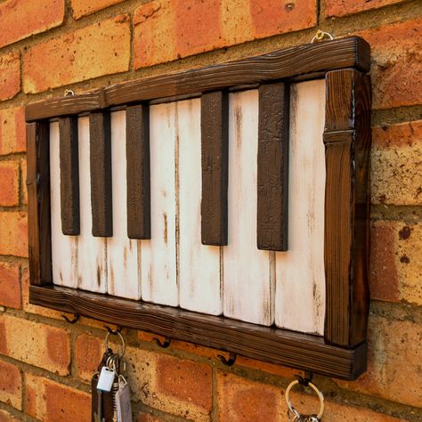 Piano Crafts, Wooden Piano, Wall Art Cool, Piano Decor, Barn Wood Crafts, Wood Wall Art Diy, Piano Key, Wood Art Projects, Wood Projects That Sell