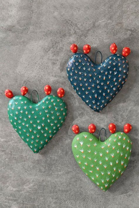 Vintage Mexican Art Folk, Air Dry Clay Projects Mexican, Diy Mexican Ornaments, Mexican Folk Art Decor Diy, Mexican Clay Art, Diy Mexican Decor, Mexican Folk Art Pattern, Spanish Folk Art, Mexican Pottery Decor