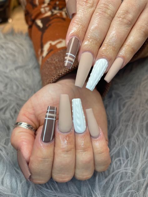 Fall Acrylic Nails Sweater, Fall Nails With Sweater Design, Fall Sweater Nails Coffin, 3d Sweater Nail Art, Sweater Nail Designs Fall, Coffin Sweater Nails, Fall Nails Sweater, Fall Press On Nail Designs, Fall Nails Sweater Design