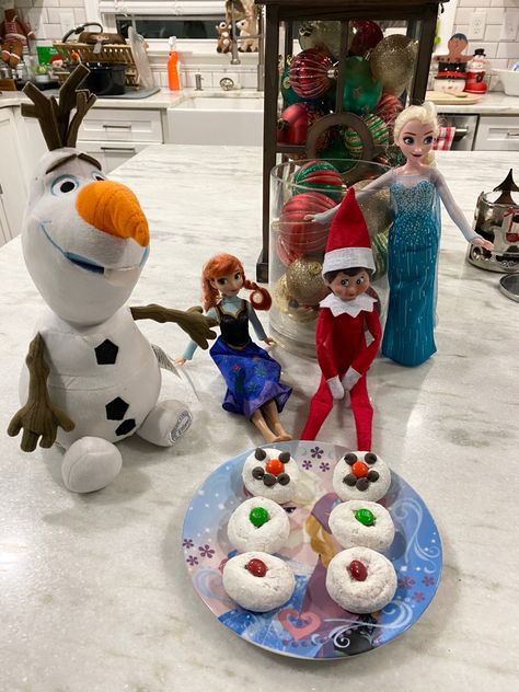 Build A Snowman Elf On The Shelf, Elf Do You Want To Build A Snowman, Do You Want To Build A Snowman Elf Idea, Elf On The Shelf Build A Snowman, Elf Builds A Snowman, Elf Snowman, Awesome Elf On The Shelf Ideas, Elf Fun, Elf Ideas