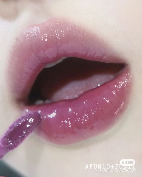 Douyin Lips, Fantasy Eyeshadow, Purple Lipstick Makeup, Wholesale Makeup, Makeup Accesories, Purple Lips, Purple Lipstick, Ethereal Makeup, Dope Makeup