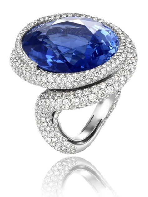 Chopard, one-off blue 43.67-carat sapphire ring Oval Sapphire Diamond Ring, Most Expensive Jewelry, Jewelry Cartier, Cartier Vintage, Vintage Anniversary, Sapphire Jewellery, Sapphire Cocktail Ring, Rings Promise, 2014 Summer