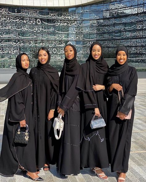 Latest Black Dubai Abayas You Will Love - Image:@idressmodest no- Looking For The Latest Modern Dubai Black Abaya Styles, Then This Post Is For You, Latest 2021 Styles, Stylish Farasha Designs, Black Abaya Designs, Dubai Arab Swag,, Abaya Design, Casual Abayas, Summer Abaya, Dubai Abayas, Latest Simple Black Abayas And Much More. #hijabfashion #abayadesigns #abaya #abayadubai #abayadress #hijaboutfit Abaya Fashion Dubai, Abaya Design, Estilo Hijab, Stile Hijab, Street Hijab Fashion, Modern Hijab Fashion, Modest Fashion Hijab, Muslim Fashion Hijab Outfits, Hijabi Fashion Casual