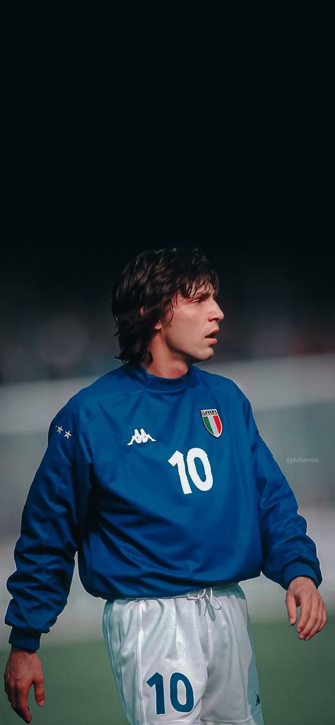 Andrea Pirlo imagen 4K https://twitter.com/j4vibenitez/status/1794128338170085606?s=19 Pirlo Wallpapers, Brazilian Soccer Players, Italia Soccer, Soccer Vintage, Street Football, Milan Football, Andrea Pirlo, Legendary Pictures, Vintage Football Shirts