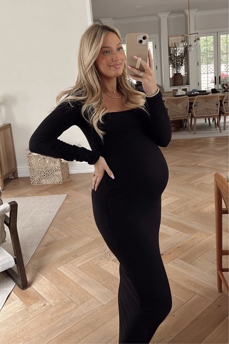 Prego Outfits Fall, Long Baby Shower Dress, Black Long Sleeve Maternity Dress, Holiday Outfit Pregnant, Sweater Dress Pregnant, Nye Pregnant Outfit, Maternity Wedding Guest Outfit Winter, Maternity Dresses For Wedding Guest Winter, Pregnant Formal Outfit