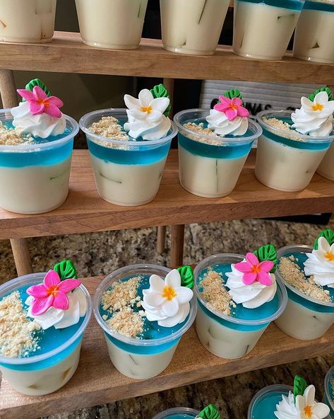 Karina’s Sweet Delights 🌻 on Instagram: “🌺Moana theme birthday jello cups 🌊 these came out so beautiful! 😍 . . #babymoana🌺🐚 #moanatheme #moana #moanaparty #jellocups…” Moana Dessert Table, Birthday Jello, Moana Centerpieces, Moana Birthday Decorations, Moana Decorations, Moana Birthday Cake, Moana Birthday Party Theme, Moana Theme Birthday, Jello Cups