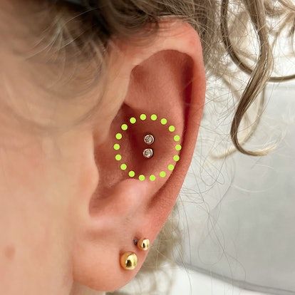 Shereene Idriss, Unique Ear Piercings, Ear Piercings Chart, Piercing Chart, Cool Ear Piercings, Pretty Ear Piercings, Double Piercing, Second Piercing, Cool Piercings