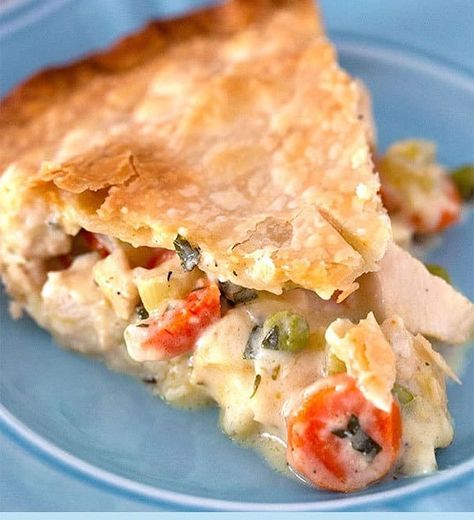 Amanda Finks on Instagram: “This is the Best Classic Chicken Pot Pie! Homemade chicken pot pie with flaky pie crust is comfort food at its finest!🙌🏼 . CLICK the link…” Chicken Pot Pie Recipe Easy, Best Chicken Pot Pie Recipe, Classic Chicken Pot Pie Recipe, Vegan Chicken Pot Pie, The Best Chicken Pot Pie, The Wholesome Dish, Pie Recipe Easy, Pot Pie Recipe Easy, Creamy Chicken Pot Pie