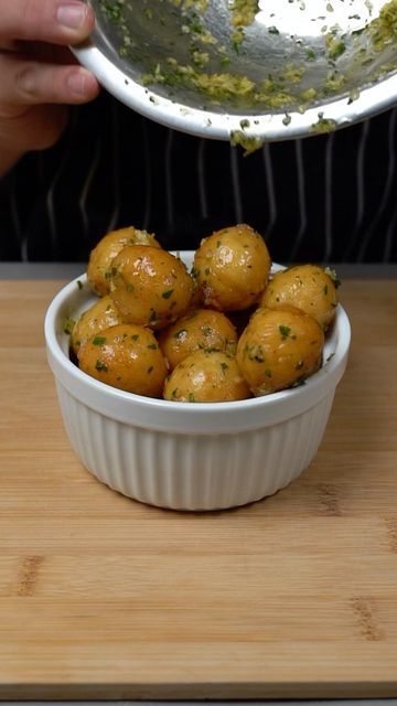 Garlic Parm Potato Cheese Balls, Cheesy Potato Balls Recipe, Cheesy Potato Balls, Potato Cheese Balls, Potato Baked, Potato Balls, Chicken Burgers Recipe, Potato Cheese, Stuffed Potato Balls