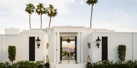 Palm Springs Houses, Palm Springs Architecture, Bungalow Interiors, Palm Springs House, Entrance Modern, Mediterranean Homes, Entry Way, Dream House Exterior, Facade Design