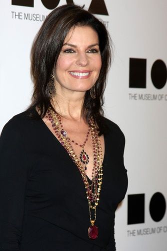 black dress + layered necklaces (Sela Ward). Layered Jewellery, Sela Ward, Dress Layered, Aging Gracefully, Hair Pictures, Celebrities Female, Layered Necklaces, Pretty Woman, Earn Money